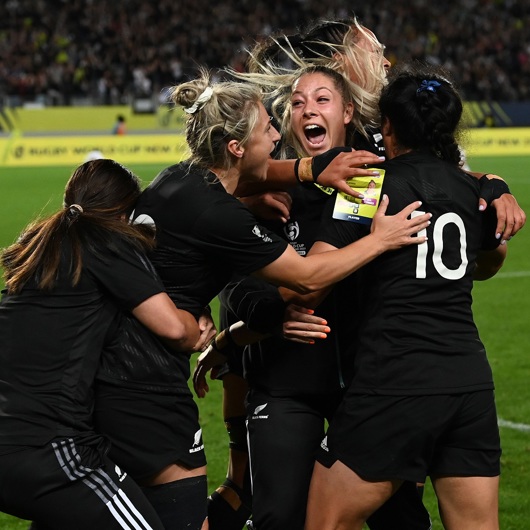 Black Ferns celebrating