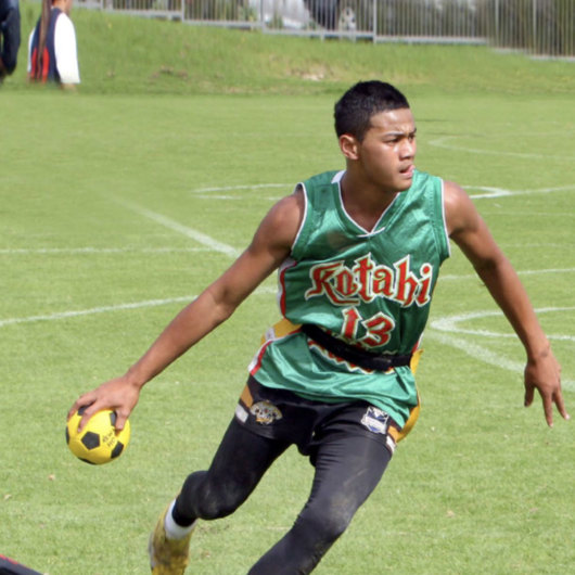 Kī-o-rahi player gets ready to throw the ball