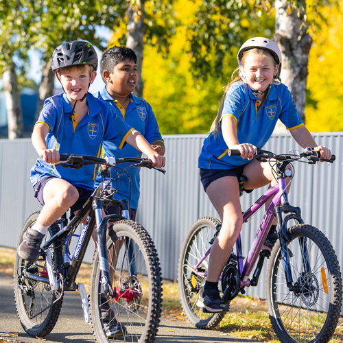 tamariki riding bikes