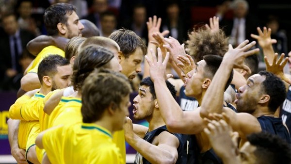 basketball players doing the haka