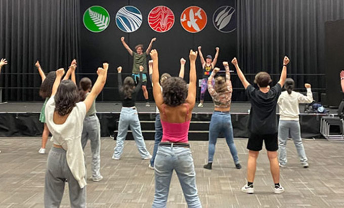 Group of rangatahi doing a dance class