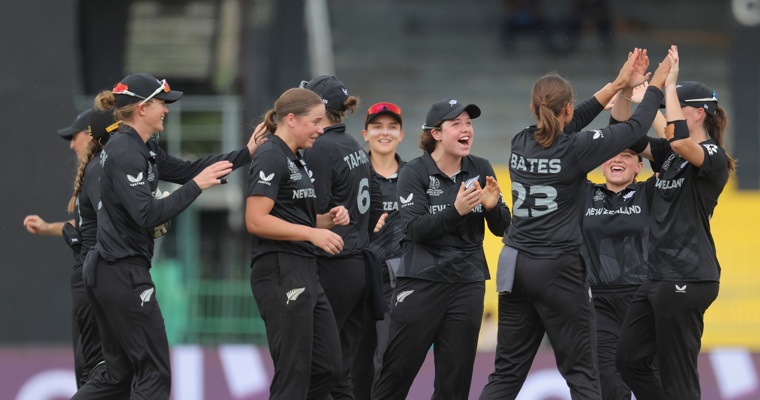 White Ferns celebrating a win