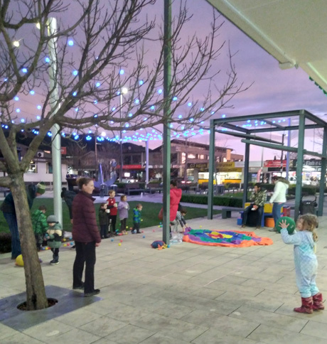 Families brave the cold to play in the town of Richmond